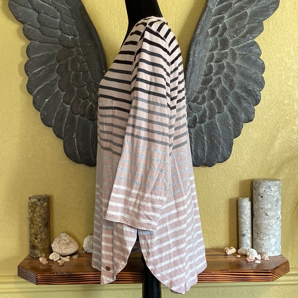 Calvin Klein Striped 3/4 sleeve Shirt - Picture 5 of 9